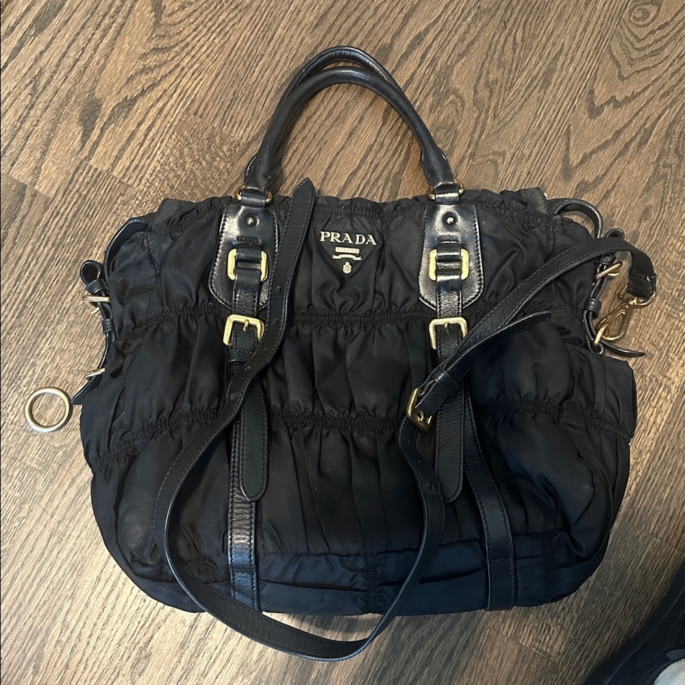 Prada Nappa Tessuto Gaufré Tote 👑